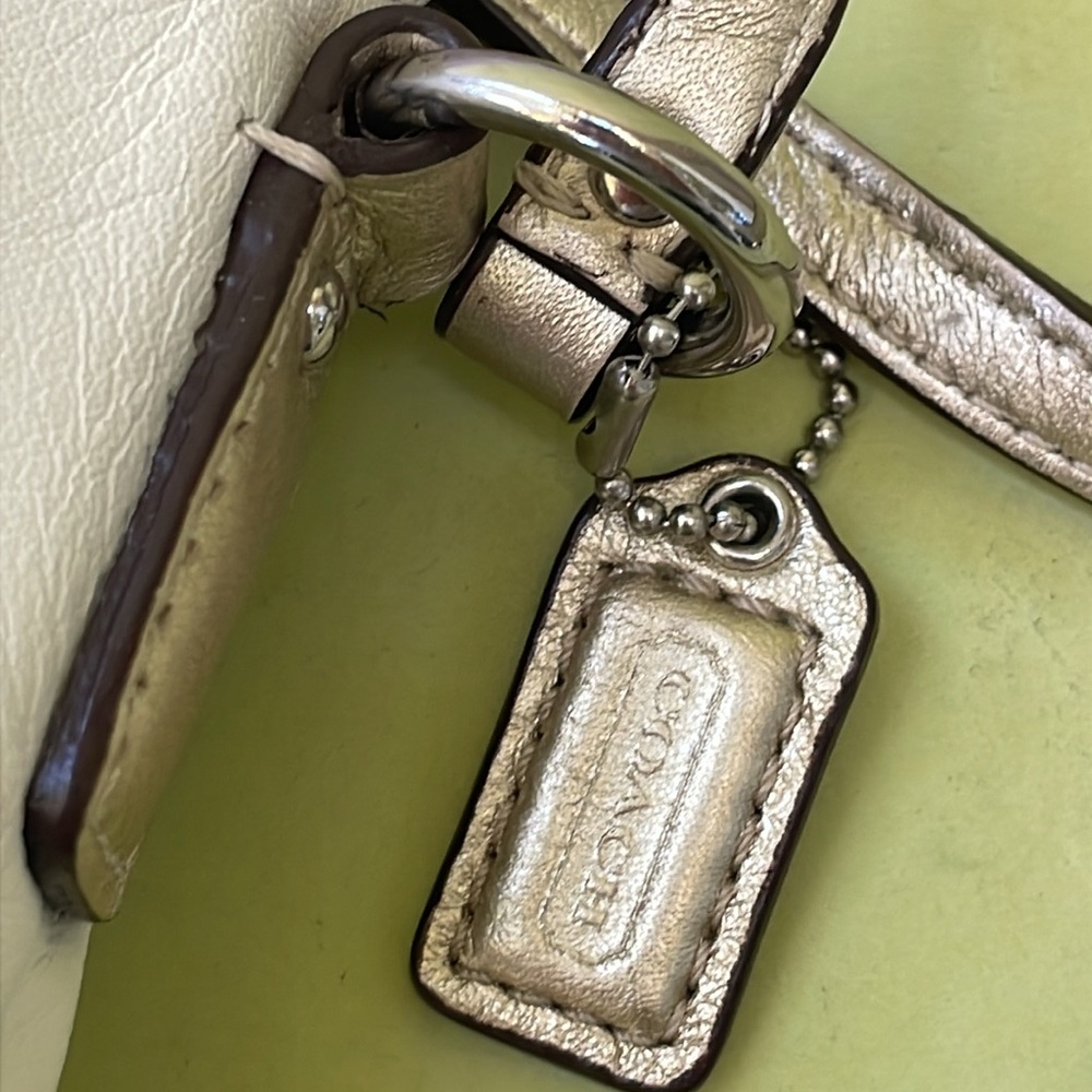 Vintage cream/gold Coach SoHo leather mini bag with silver hardware - Picture 9 of 14